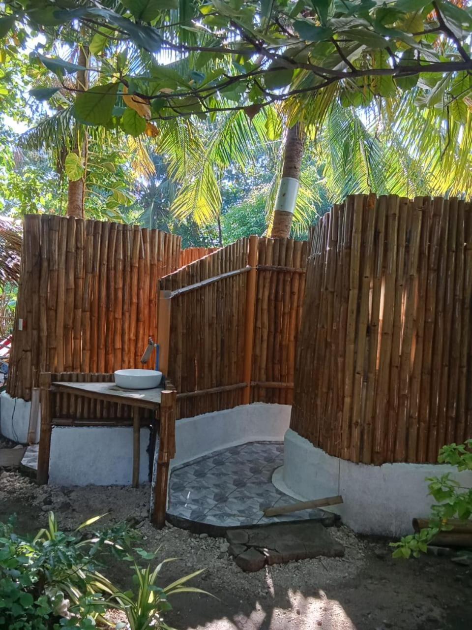 Georgia'S Neverland Hostel Malapascua Extérieur photo