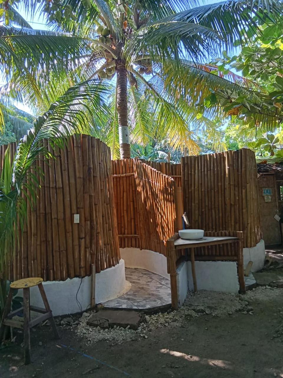 Georgia'S Neverland Hostel Malapascua Extérieur photo