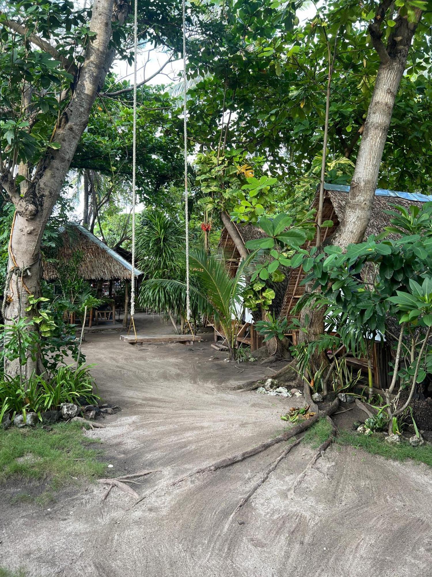 Georgia'S Neverland Hostel Malapascua Extérieur photo